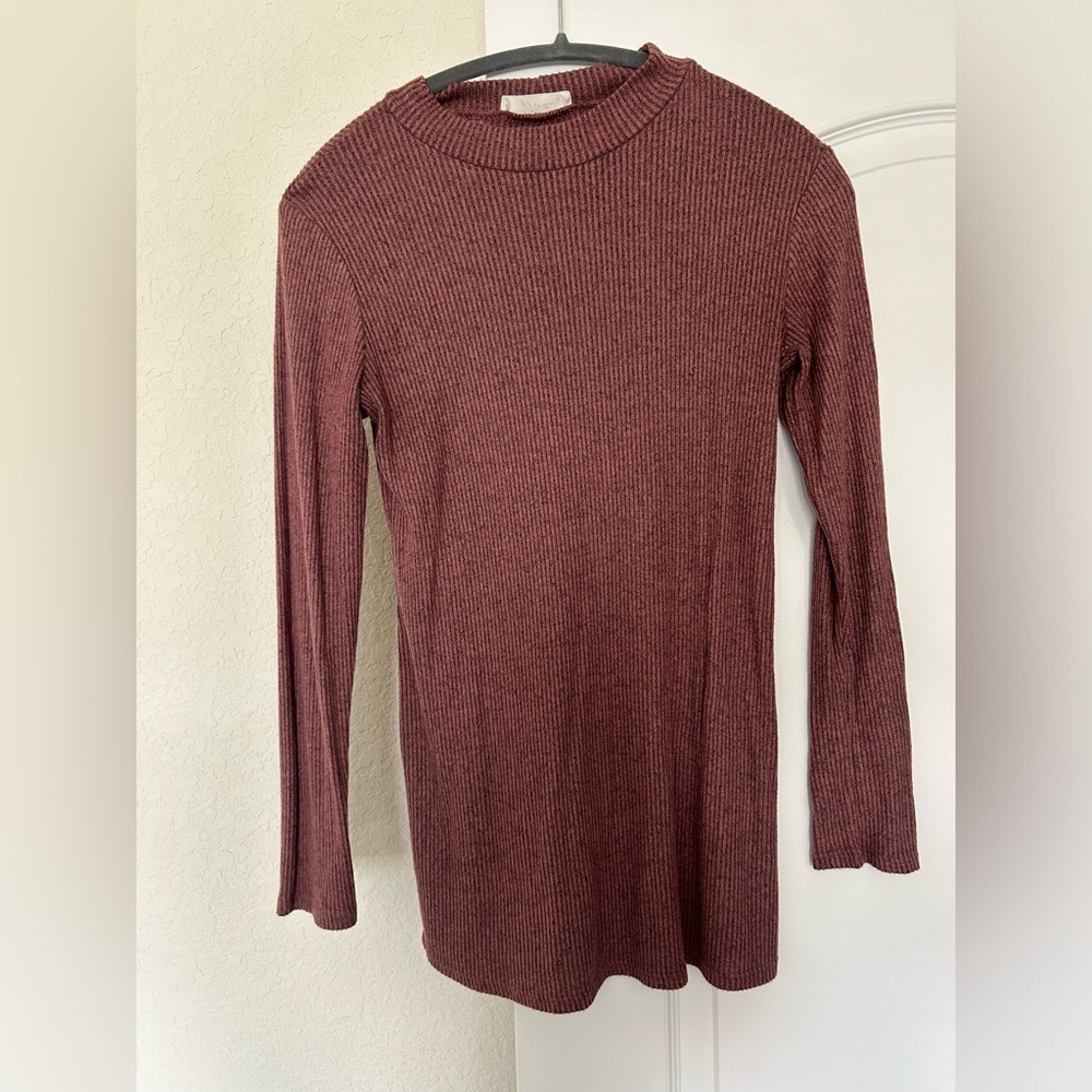 EUC Hello Miz Women's Ribbed Long Sleeve Mock Neck Maternity Top - Medium - Picture 4 of 8